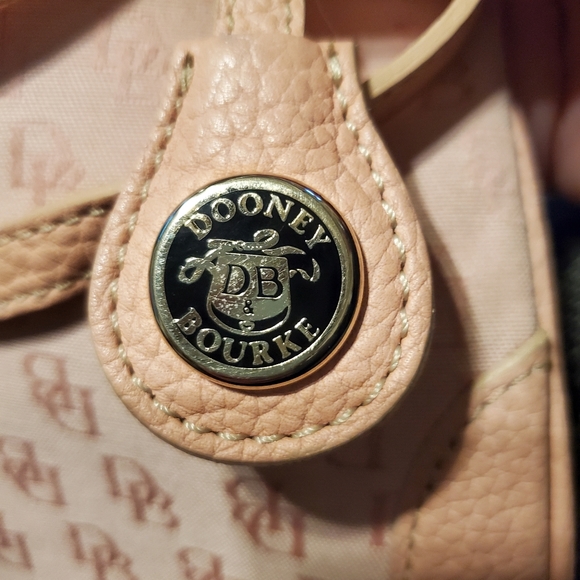 Light pink Dooney and Bourke handbag - Picture 5 of 5